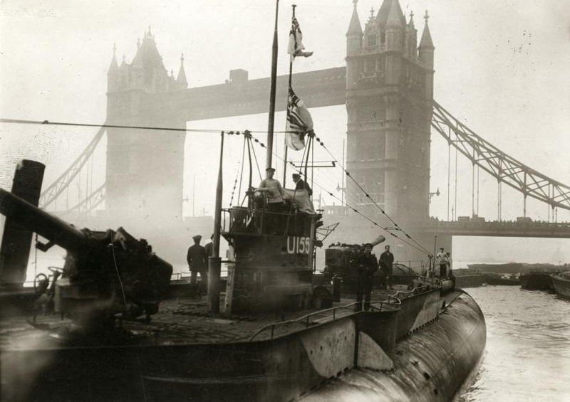 U-155 exhibido en Londres tras el final de la guerra. Wikimedia Commons